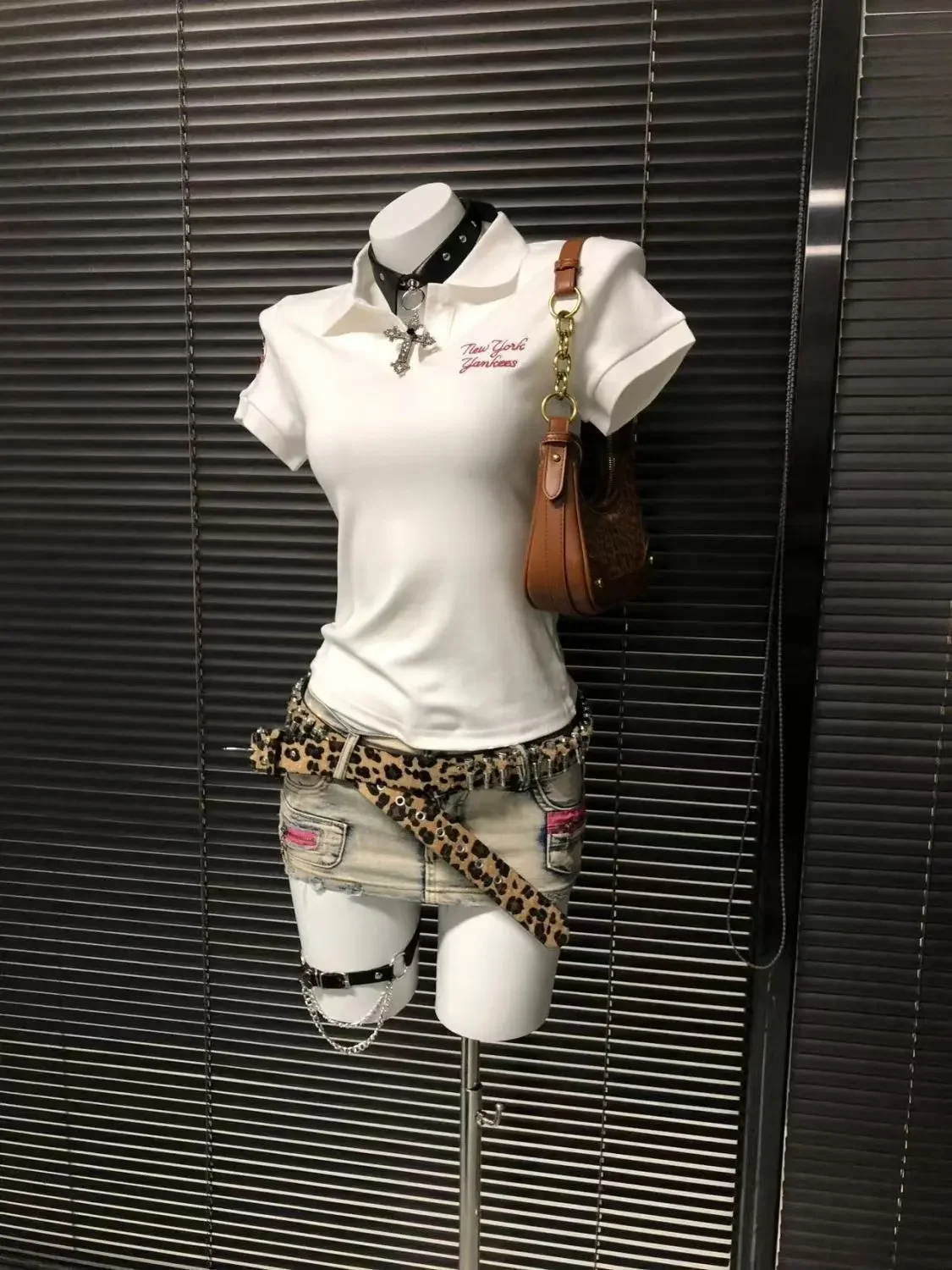 American retro white polo shirt women collar shoulder short sleeved T-shirt for womens new vintage slim fit waist cinching tops