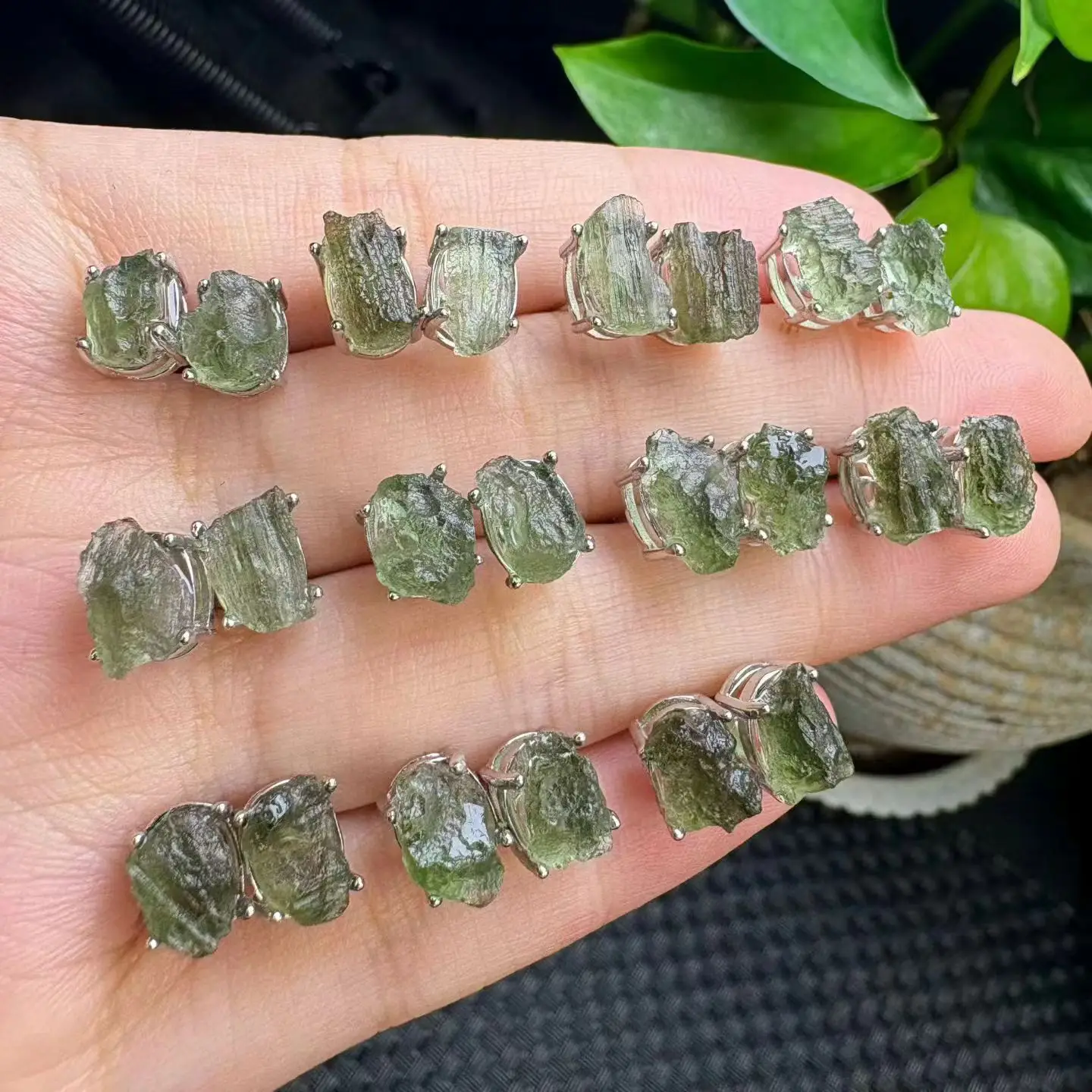 1-pc-fengbaowu-natural-raw-rough-moldavite-earring-925-sterling-silver-reiki-healing-stone-jewelry-gift-men-women