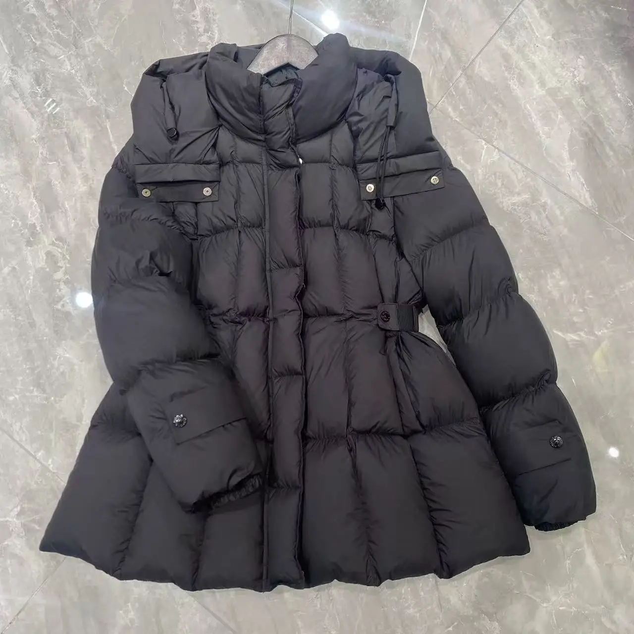 2025 Winter New Women's Down Jacket Commuting Slim Fit Hooded Down Jacket