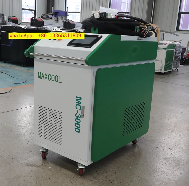 Hot Selling Fiber Laser Cleaning Machine Maxcool1500w for Rail Metal Cleaning for Oily Stains Rust Removing