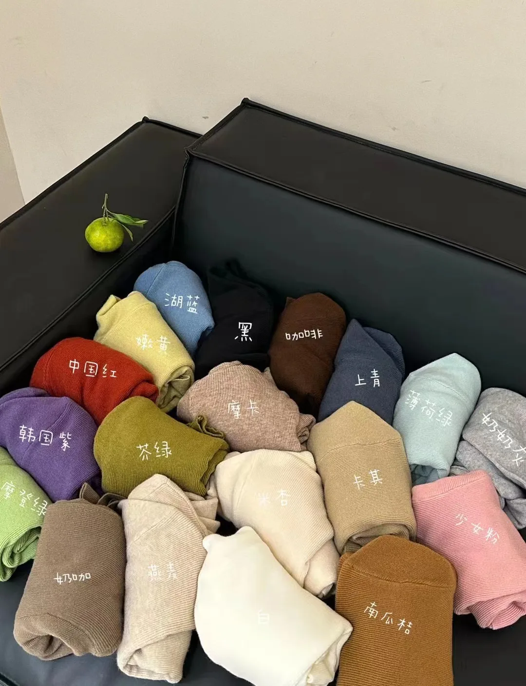 2025 suéter de color caramelo para Otoño Invierno nuevo suéter de punto ajustado de estilo extranjero Simple de punto para mujer