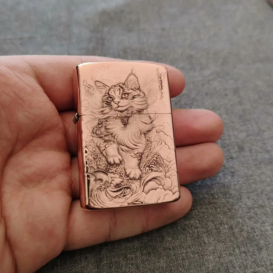 

Exquisite Brass Relief Cat of Wealth Artistic Oil Lighter - Compact Size (H5.7xW3.7xD1.3cm) with Flint Cotton Wick