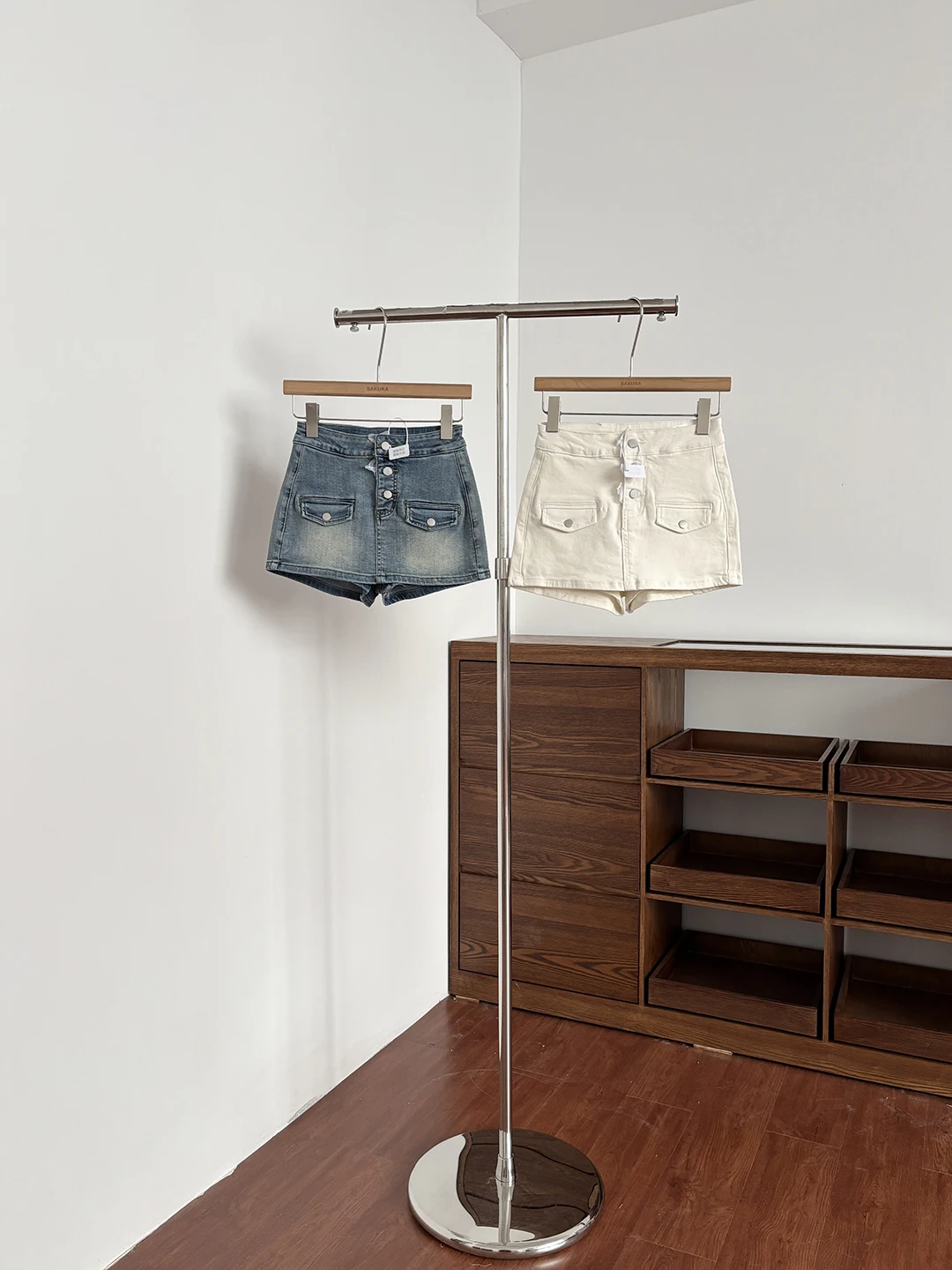 

Spring Summer 2026 High Waist Slim Fit Denim Shorts Women's Versatile Fashionable Retro Design Casual Straight Leg Pants