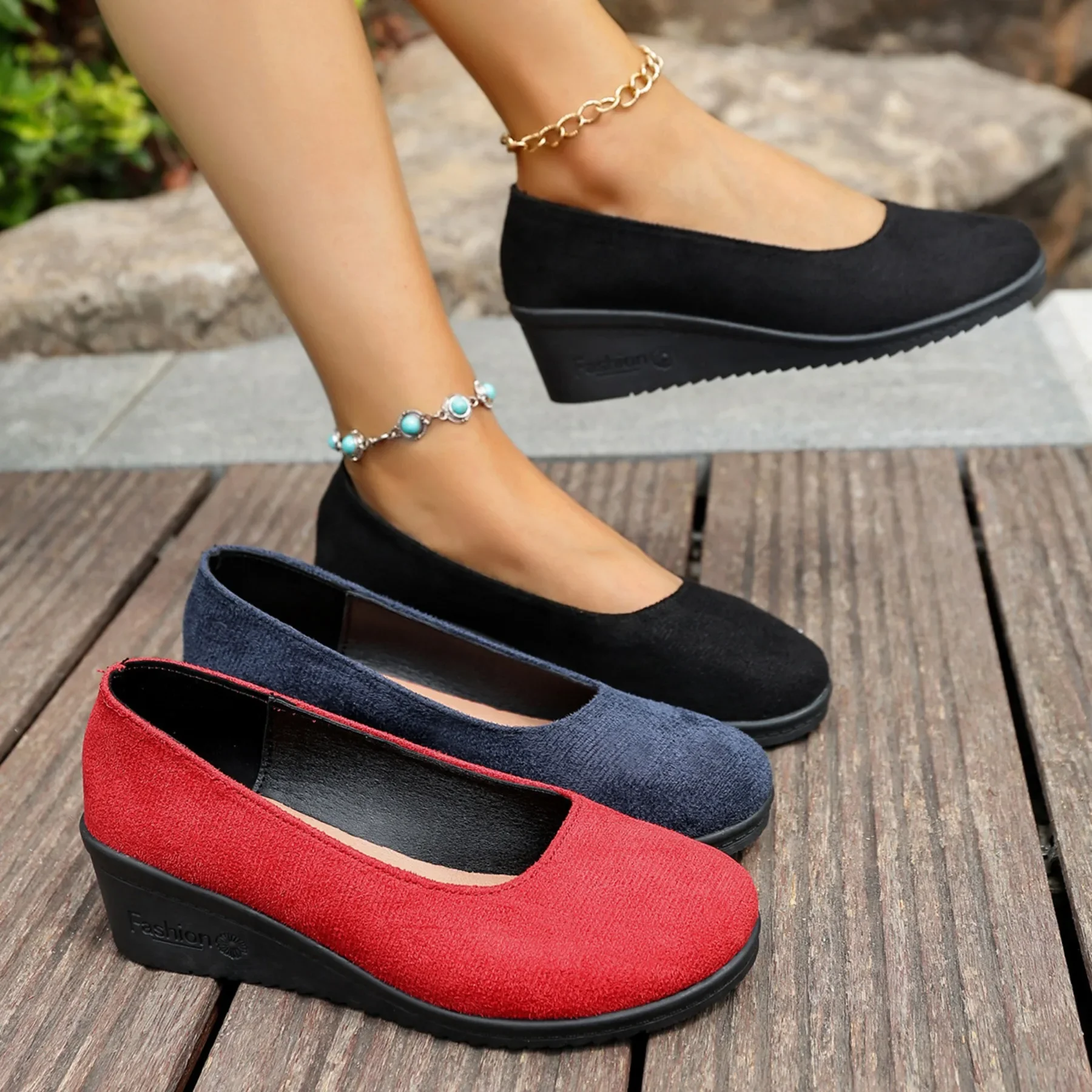 New Women's Round Toe Slip-On Shoes Soft Bottom Slope Heel Velvet Surface Spring Autumn New Style Casual Shoes