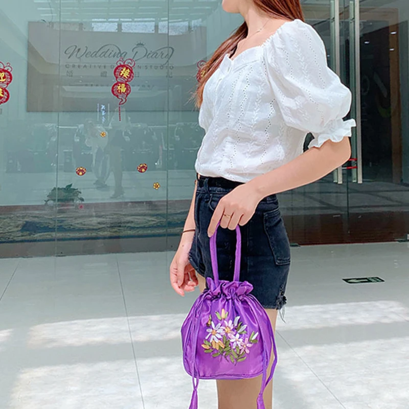 Women Bucket Bag Top Handle Ladies Handbag Phone Bag Summer Small Purse National Style Embroidered Flower Pattern Drawstring Bag view 2