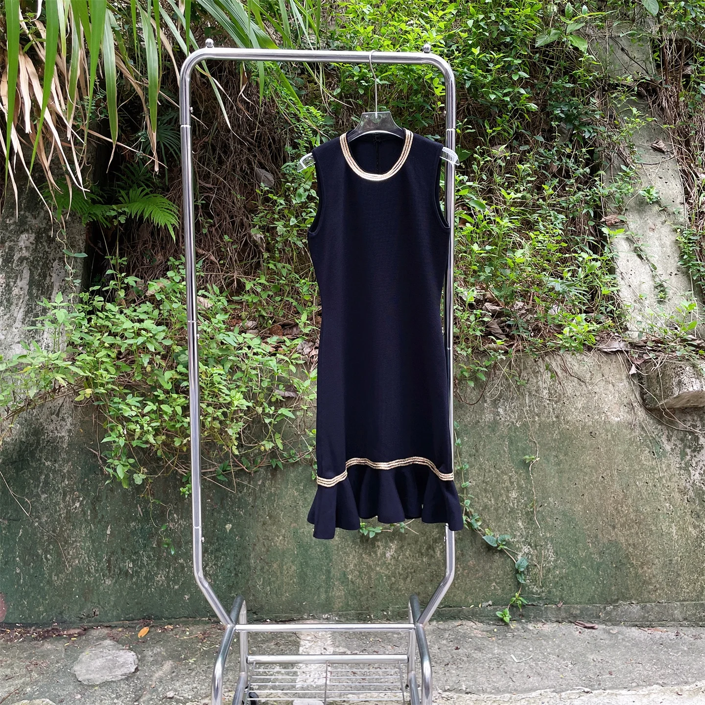 

Slimming Style Summer New Gold Trimmed Knitted Dress French Style Bell Sleeveless Slim Fit round Neck Daily Wear Non Deformable