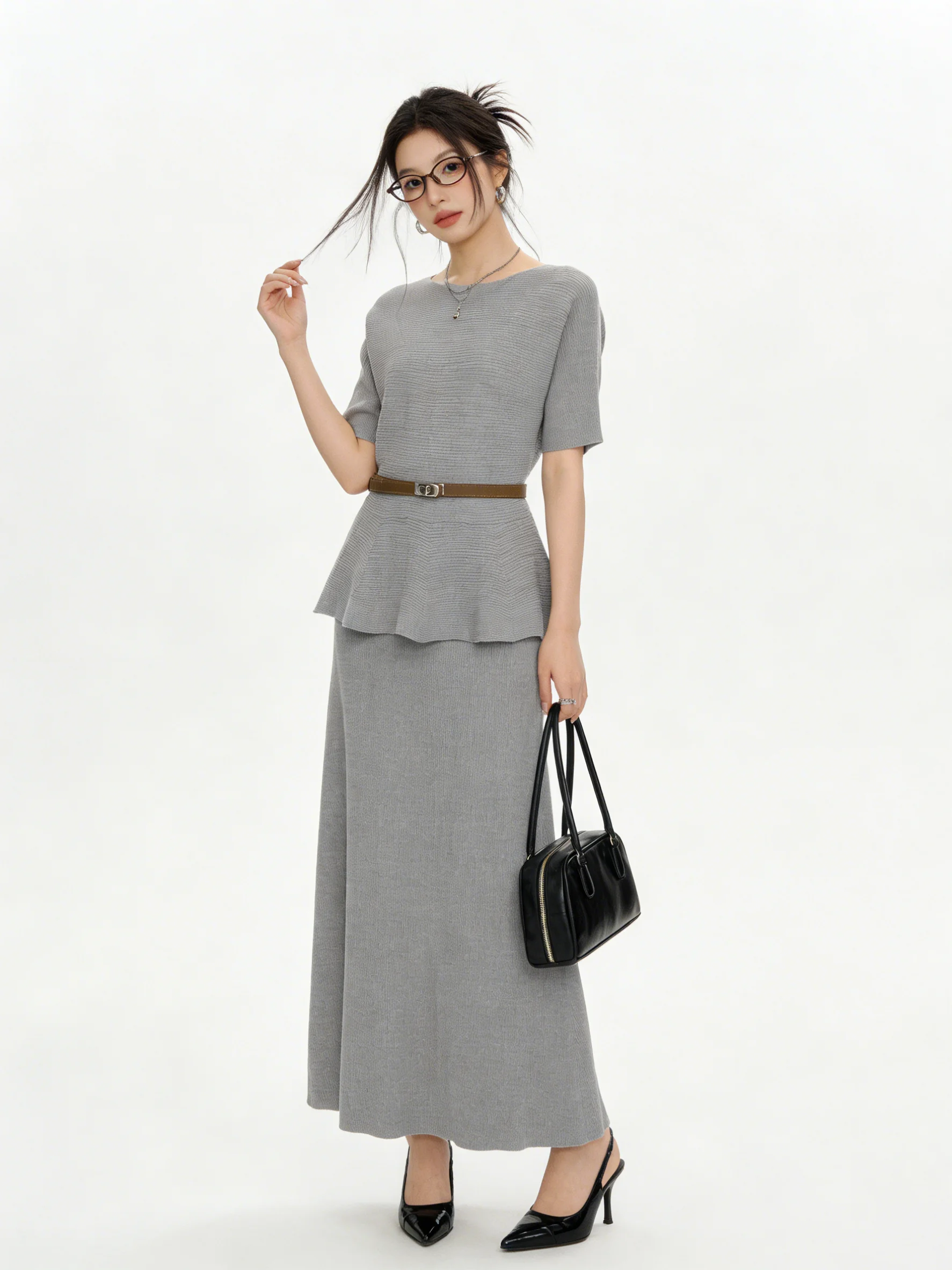 

Korean Minimalist Knitted Top round Neck Short Sleeve High Waist Slim Fit Draping Half Skirt Set Spring Fashion Women's Ensemble