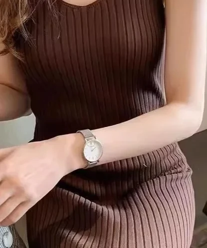 Lente zomer elegante afslankende gebreide vestrok middellange zwarte binnenbasisrok mouwloze tankjurk