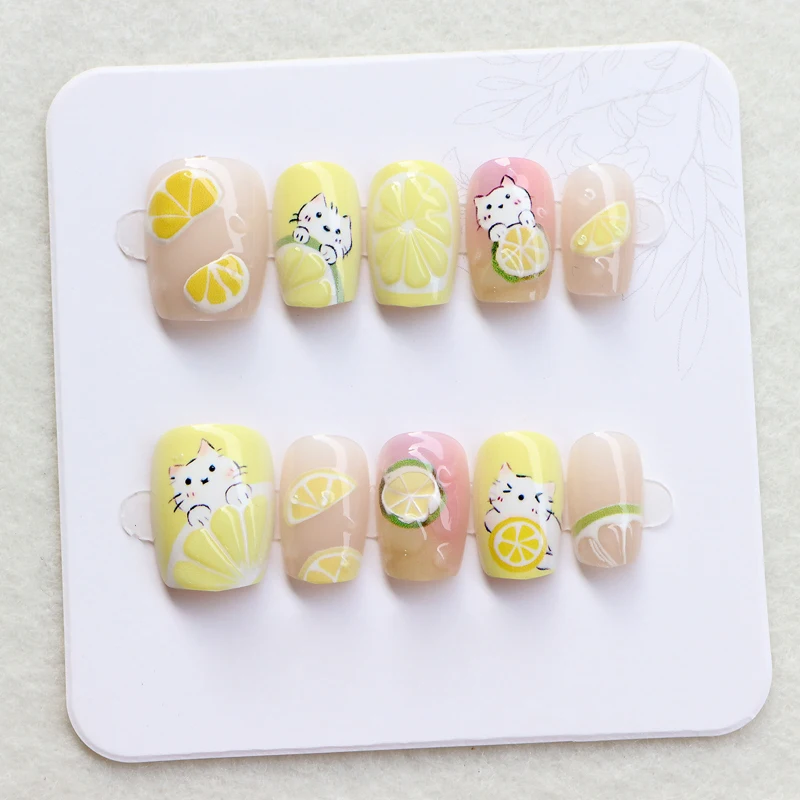 10Pcs Women Fashion Cute Strawberry Polka Dot Short Round  Press on Nails Versatile Fresh Lemon Fake Nail Reusable Nail Stickers view 4