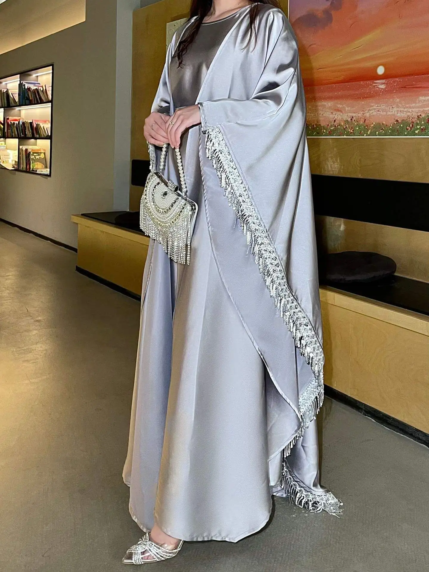 Venta al por mayor Oem Modest Dubai Eid vestido de novia conjunto para mujeres Abaya musulmana y Gamis para la temporada de otoño y primavera
