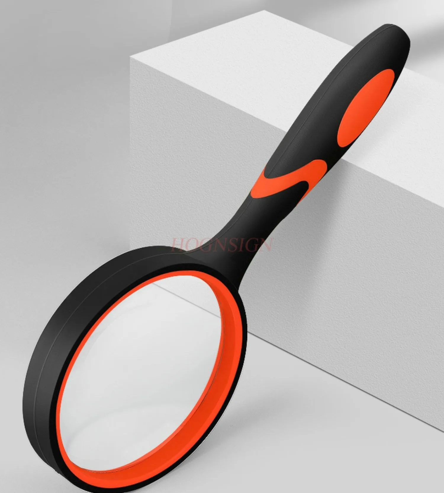 Portable high-power magnifying glass for middle school biology students majoring in optics