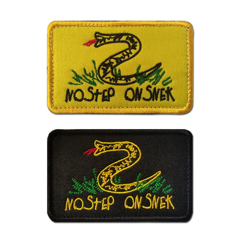 naszywki naszywka na rzep „NO STEP ON SNEK” SNAKE Funny Meme Morale Tactical Velcros Patches Applique Hook & Loop for Molle Bag Military Gear Backpack DIY