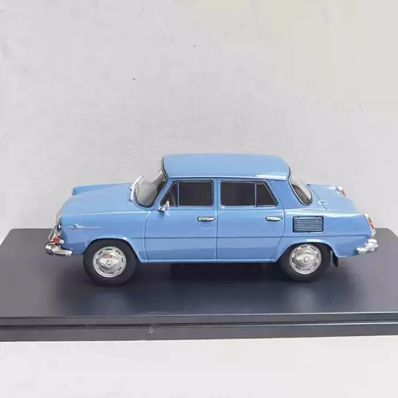 Diecast 1:24 Scale SKODA 1000 MB Alloy Simulation Car Model Toy Collectible Ornaments