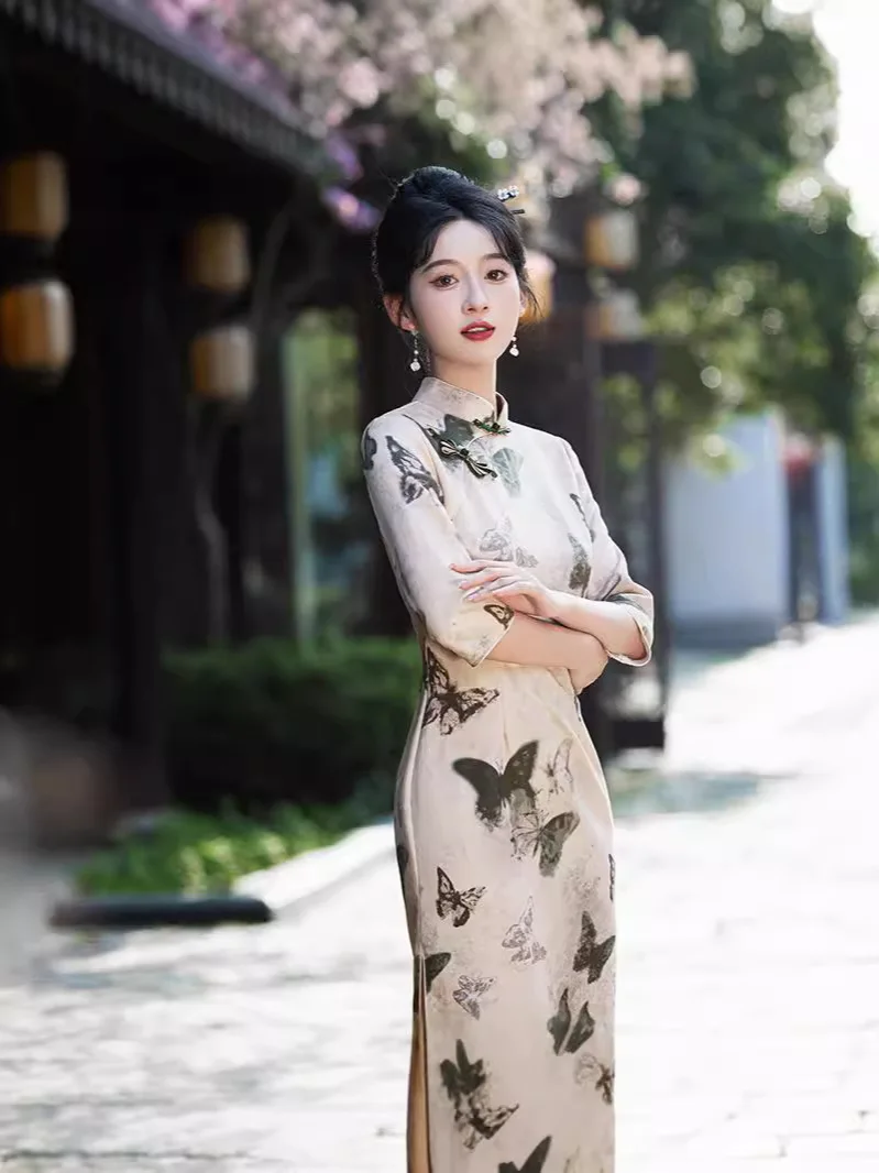 Täglich Cheong sam 2024 neuer chinesischer Stil verbessert Wildleder Schmetterling gedruckt Mädchen Cheong sam Qipao Kleid