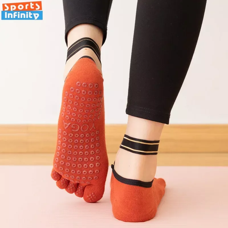 Calcetines de Yoga de silicona con cinco dedos del pie para mujer, medias deportivas antideslizantes para Ballet, baile, Pilates, vendaje transpirable sin espalda, algodón