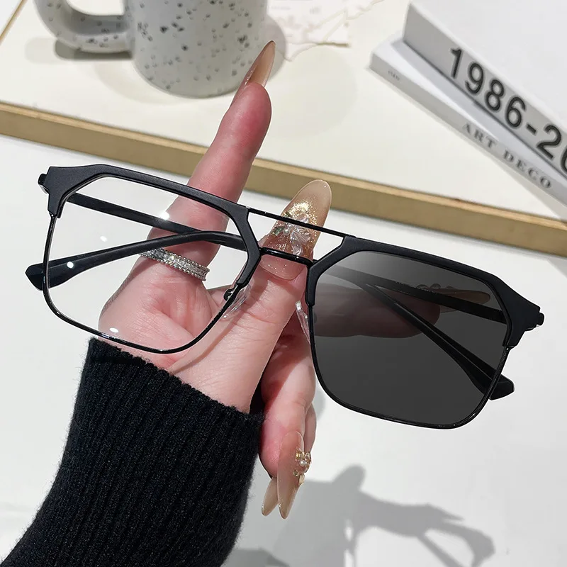 Photochromic Anti Radiation Blue Light Eyeglasses Square Metal Frame Computer Glasses for Women Men Replaceable Lens