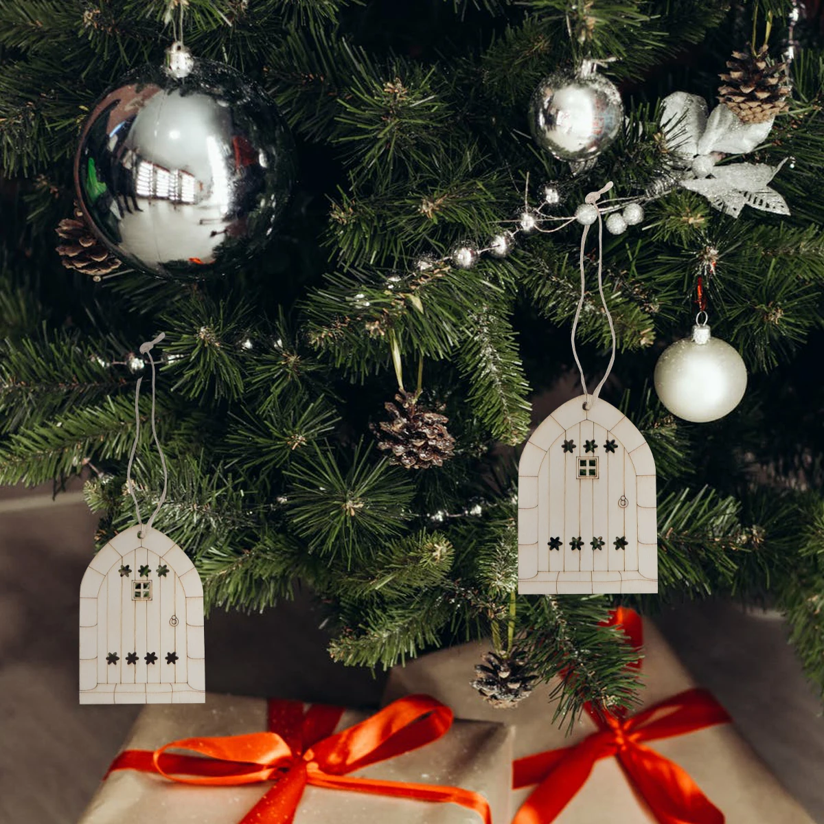 

20Pcs Wooden Pendant Exquisite Hollow DIY Hanging Ornament Window Door Decoration Wooden Craft Hanging Ornaments