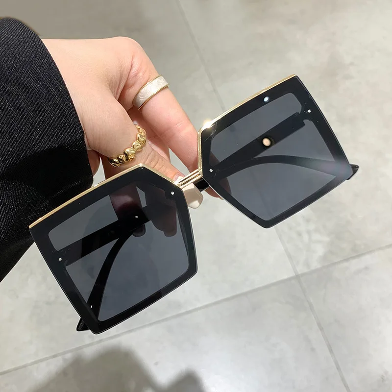 

2022 New Fashion Big Frame Square Sunglasses Women Brand Designer Vintage Black Sun Glasses Female Show Shades Oculos De Sol