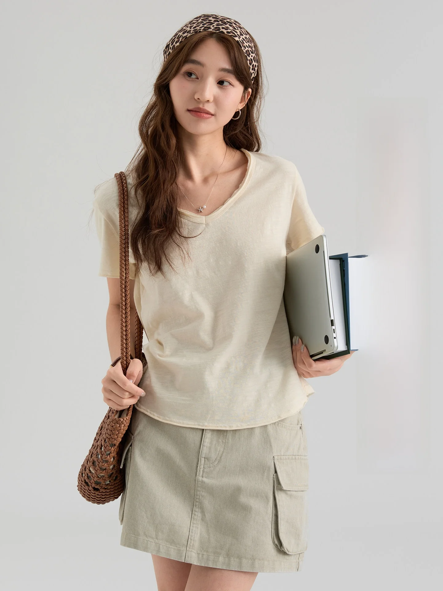 

Летняя женская свободная футболка Drawwind из хлопка, бамбука и вискозы с коротким рукавом и V-образным вырезом, в корейском стиле, с эффектом потертости, новинка 2026 года