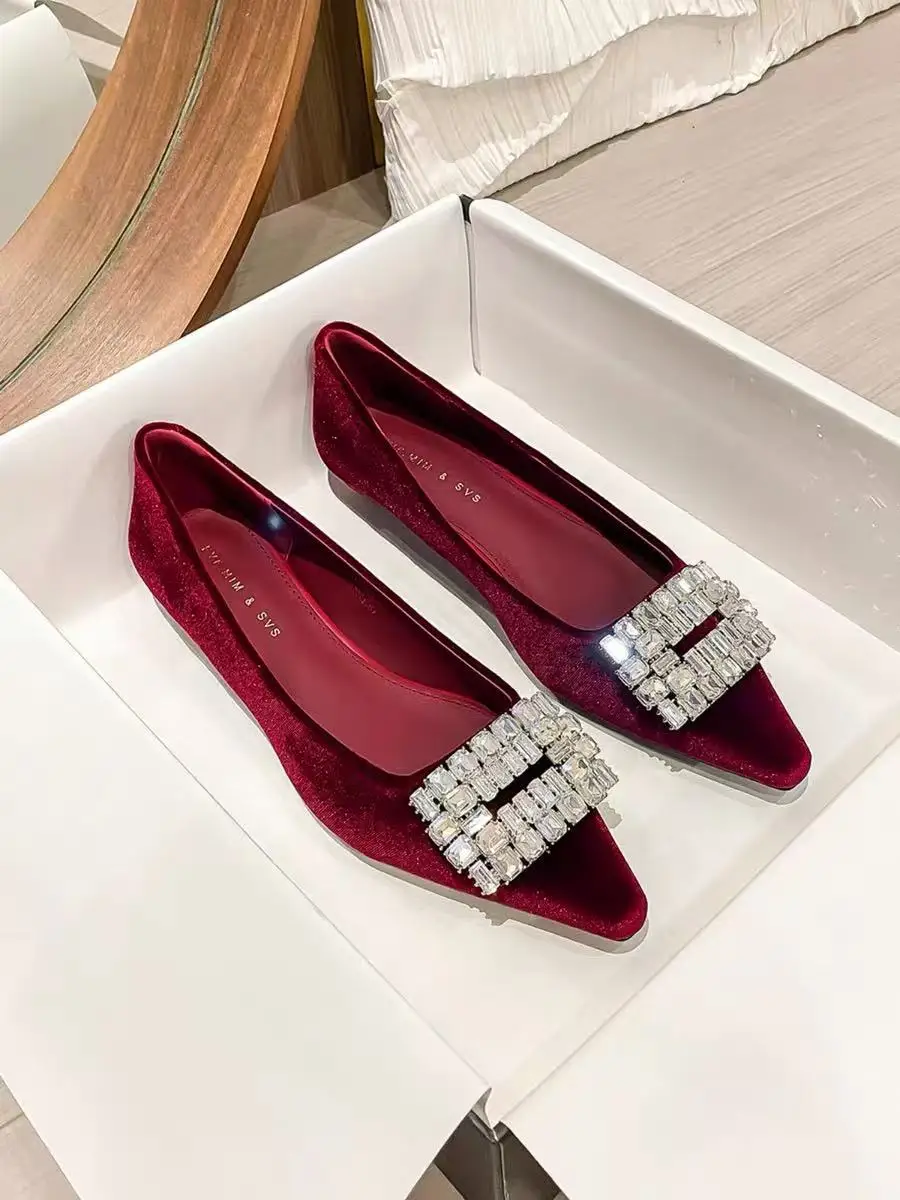 

Luxury Glitter Shiny Diamond Flat Shoes Women Slip-On Shallow Shoes Fashion Velvet Banquet Shoes Wedding Party Bling High Heels