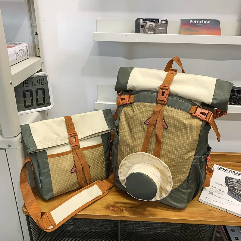 

Leisure outdoor backpack water-resistant large capacity hikingand sports backpackmen's and women's fashionable travel camping ba