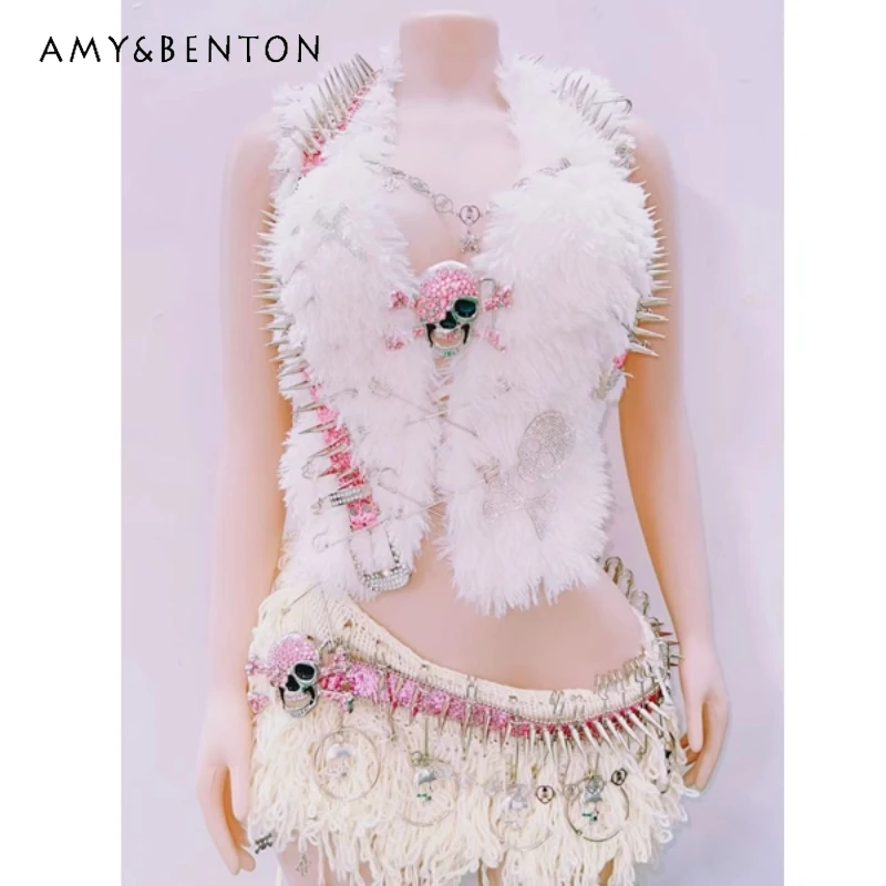 

Осень 2022, новый белый плюшевый женский жилет с заклепками, прочная юбка-локомотив с цепочкой в стиле панк, милый крутой сексуальный комплект юбок, женский комплект