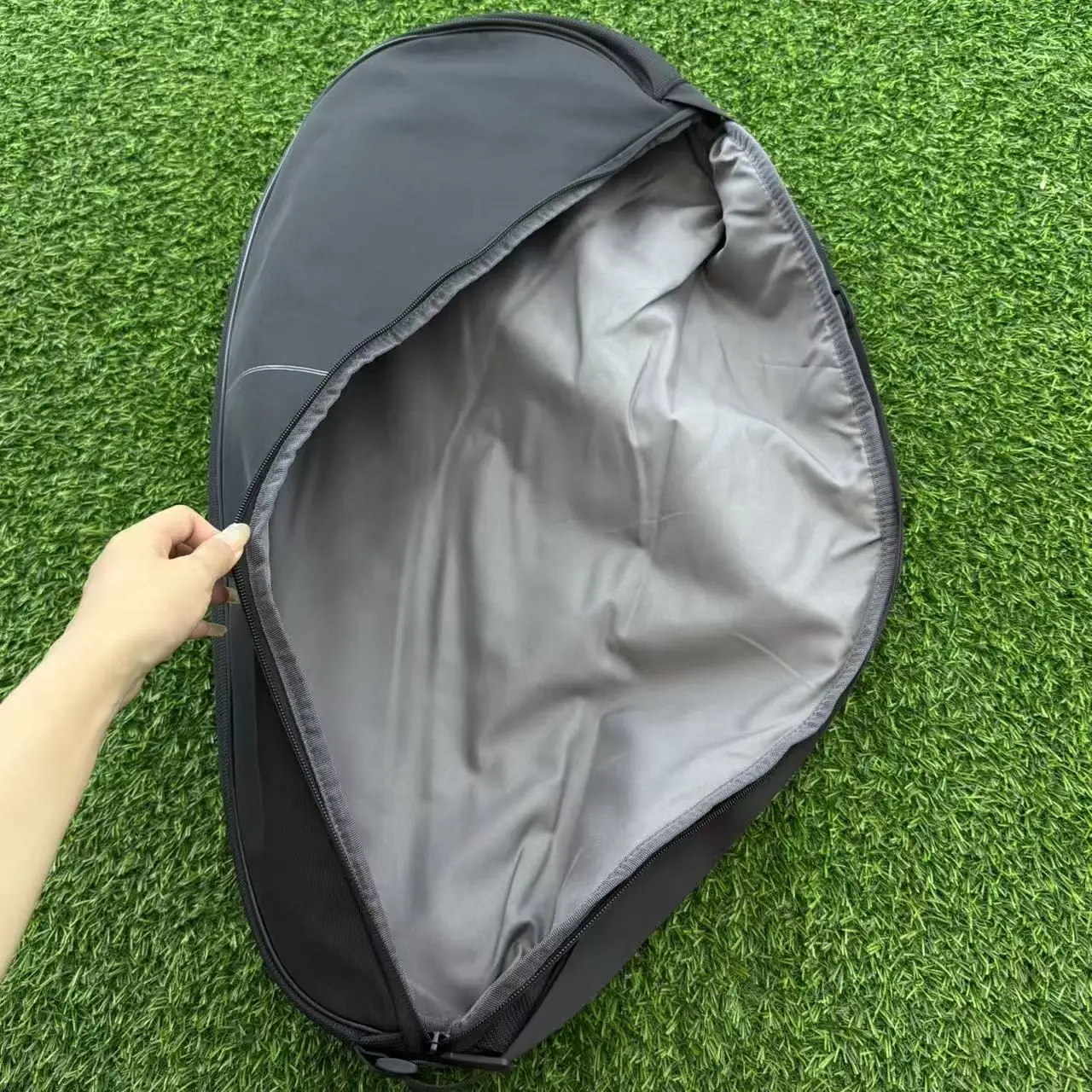 Wilson RF Racquet Cover Black Multi-functional Tennis Racket Cover Men and Women Single Tennis Racket Bag Single Shoulder Bag