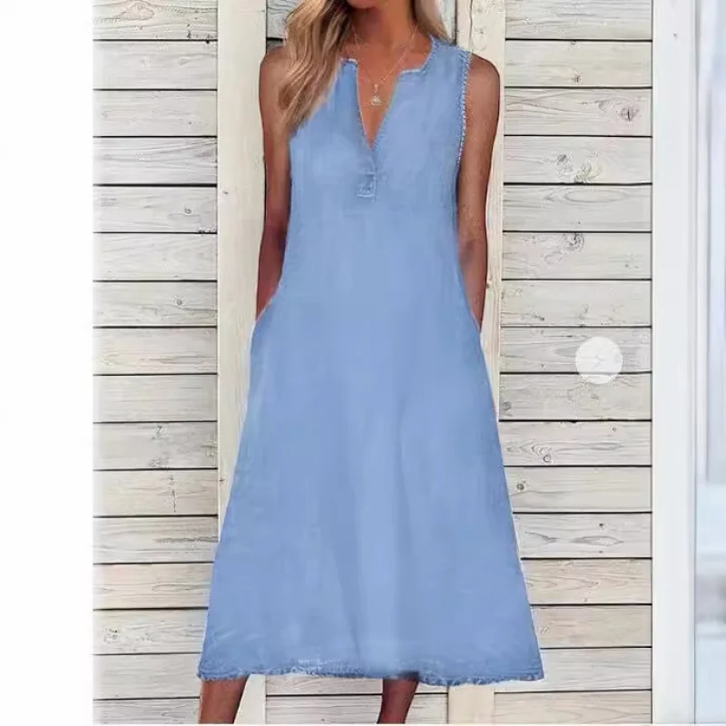 

2025Spring and Summer NewebayHalf-Open Collar Sleeveless FashionADenim Dress