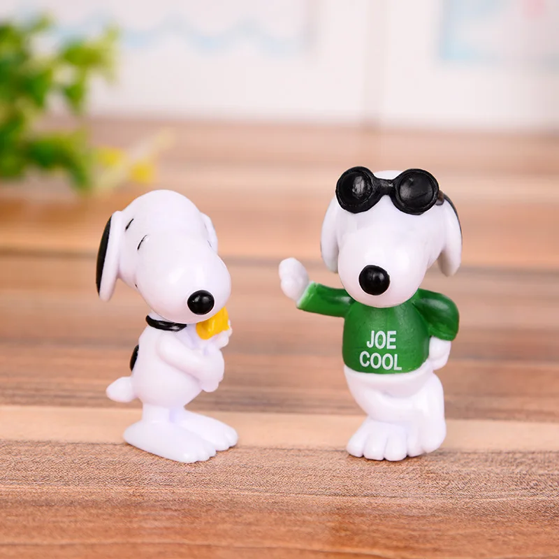 لعبة شخصيات كرتونية Snoopys ، دمية موديل PVC ، تماثيل ساخنة ، زخرفة سطح المكتب ، تزيين الكيك ، هدايا أعياد الميلاد وعيد الميلاد ، 12 روض