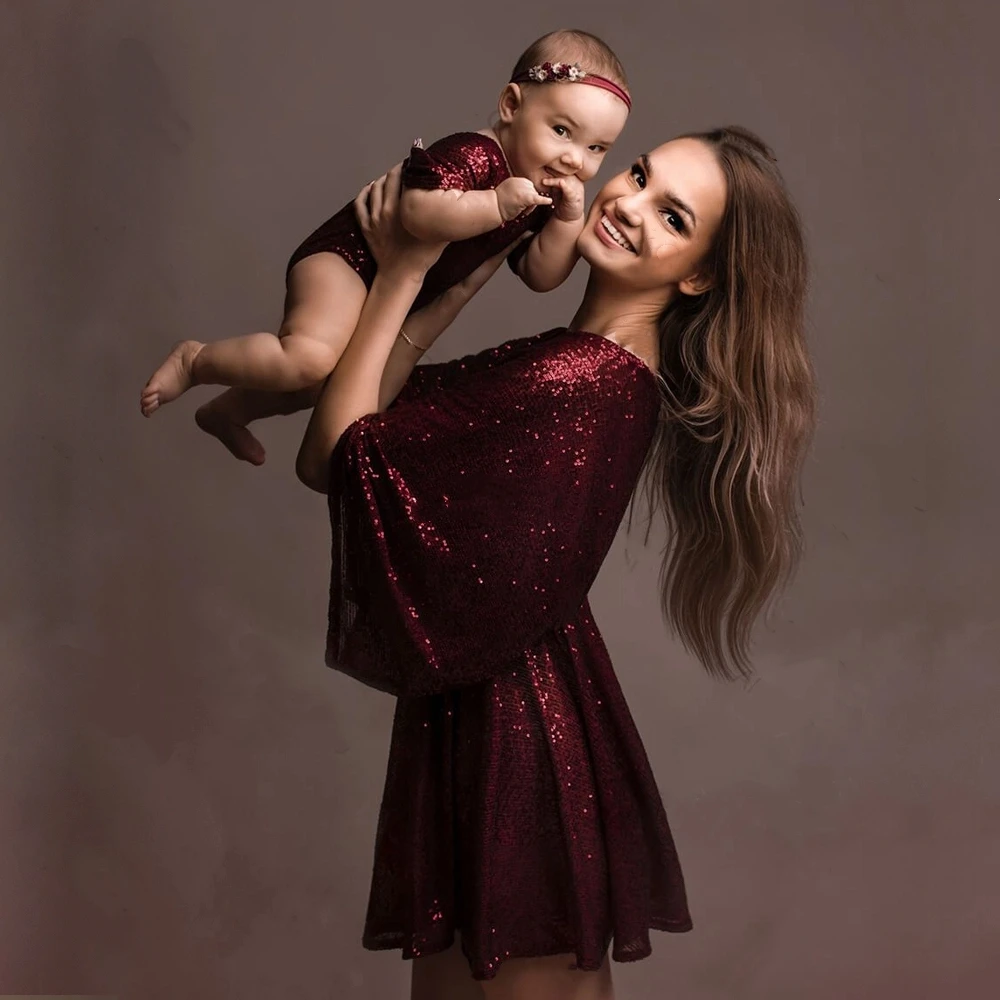 

Maternity Dress For Photo Shoot Mother And Kids Dresses Sequin Long Sleeves jumpsuit Baby Bodysuit Mom And Me Gowns Custom Made