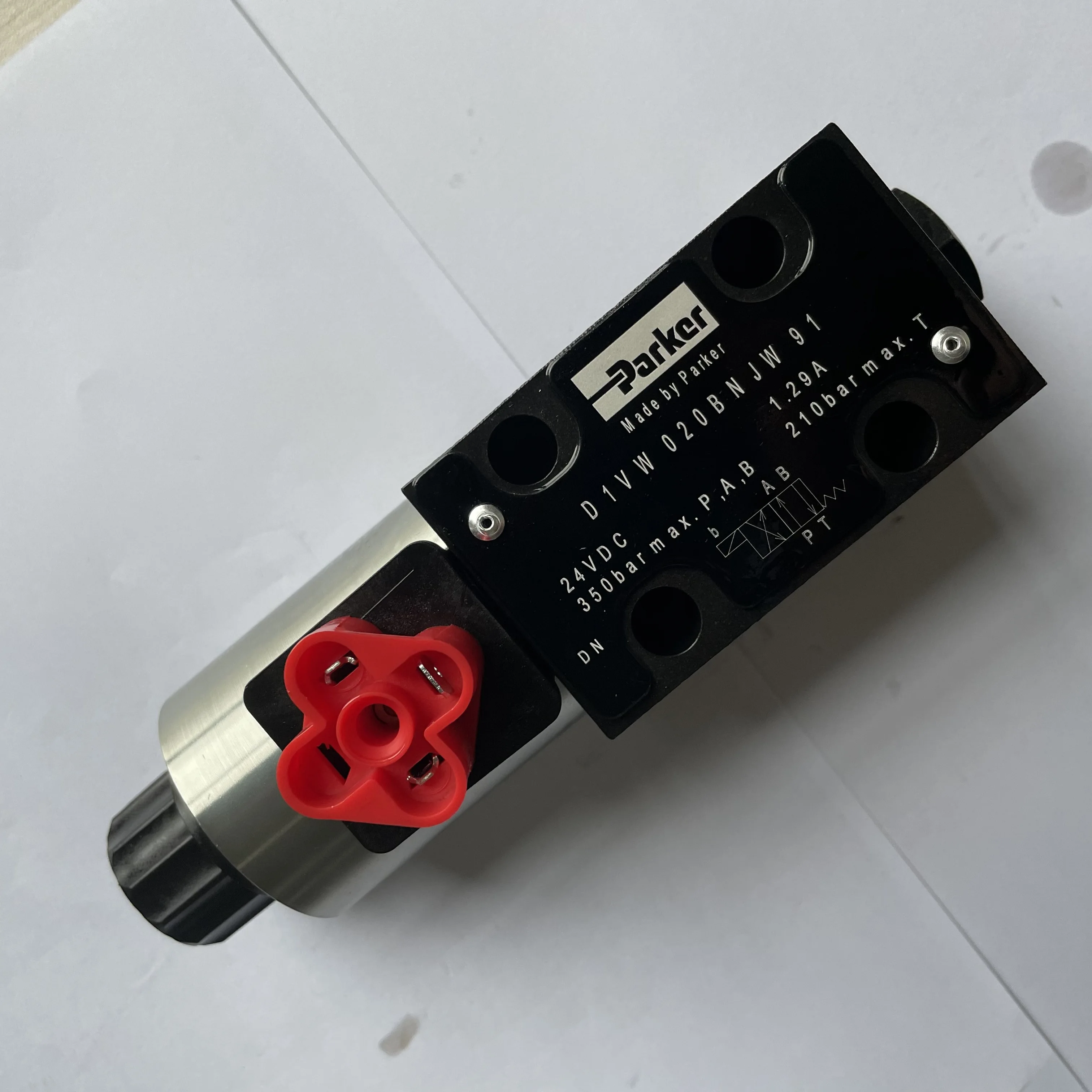 Analog Hydraulic Solenoid Valve D1VW020BNJW Flow Control Valve with Hand Pressure