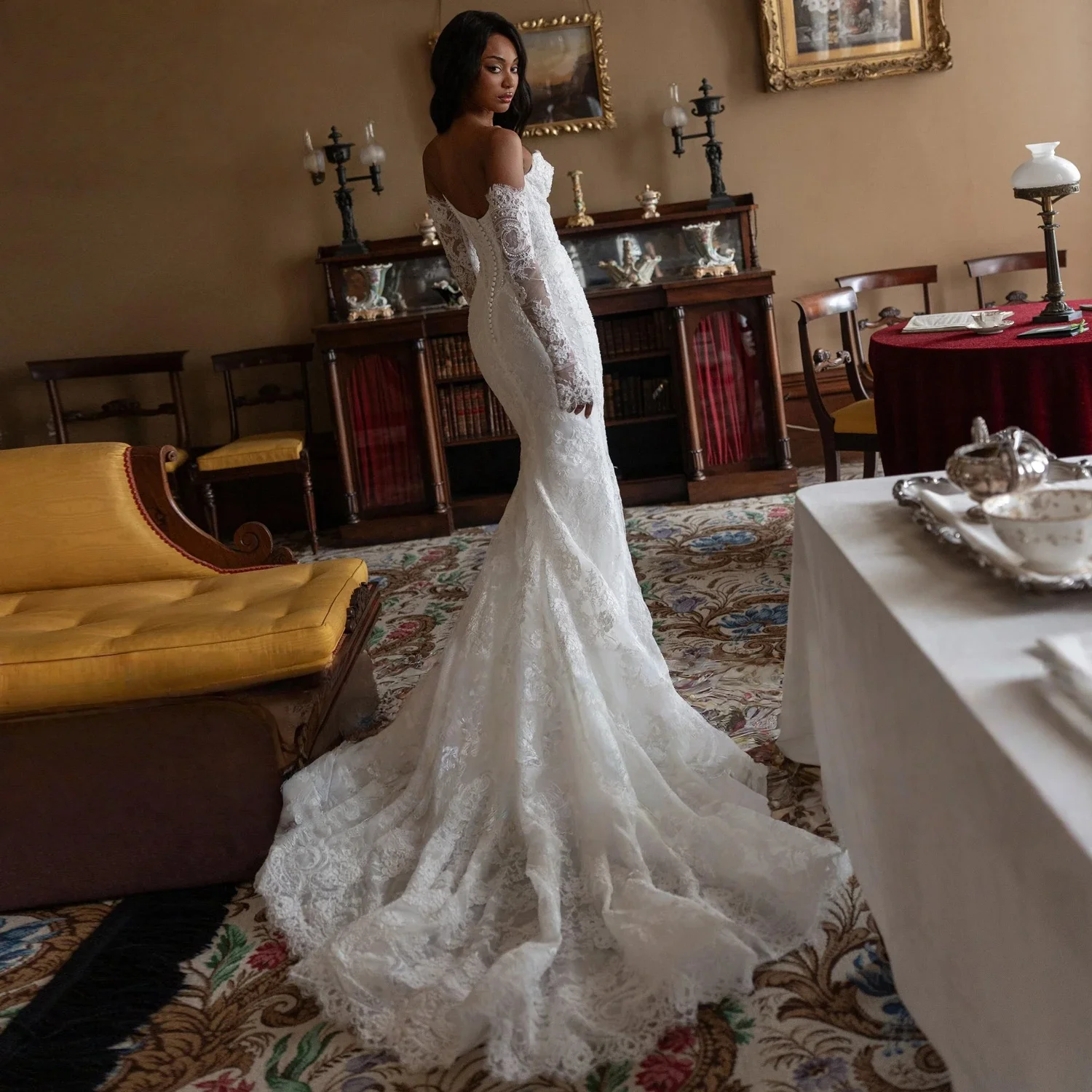 Exquisite Beading Sweetheart Long Sleeve Mermaid Wedding Dress Gorgeous Appliques Sweep Train Trumpet Bridal Gown Customized