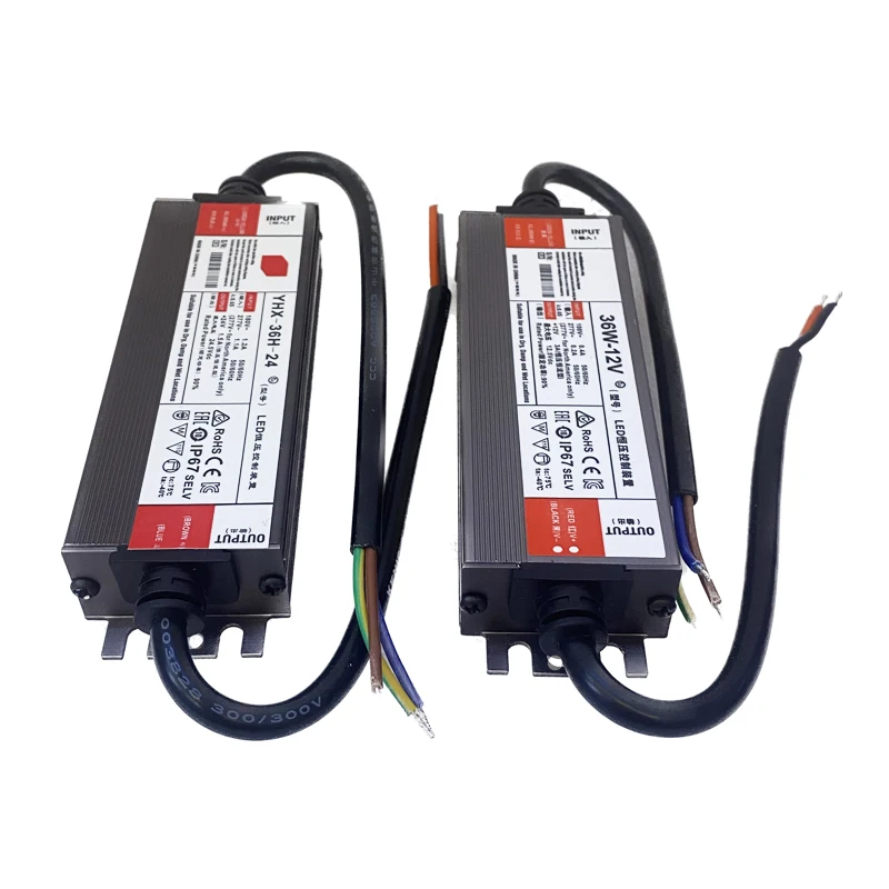 Trasformatori di illuminazione impermeabili 36W AC 110V 220V a DC 12V 3A LED Driver 24V 1.5A IP67 alimentatore adattatore per barra di striscia LED