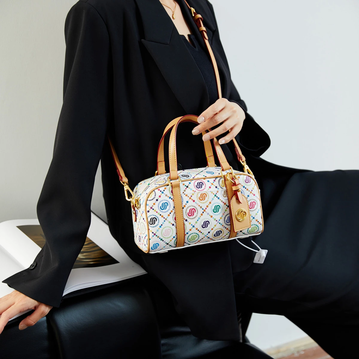 

Elegant Leather Shoulder Bag Handbag for Women Crossbody Bag From Luxury Brand Famous Designer Classic and Chic