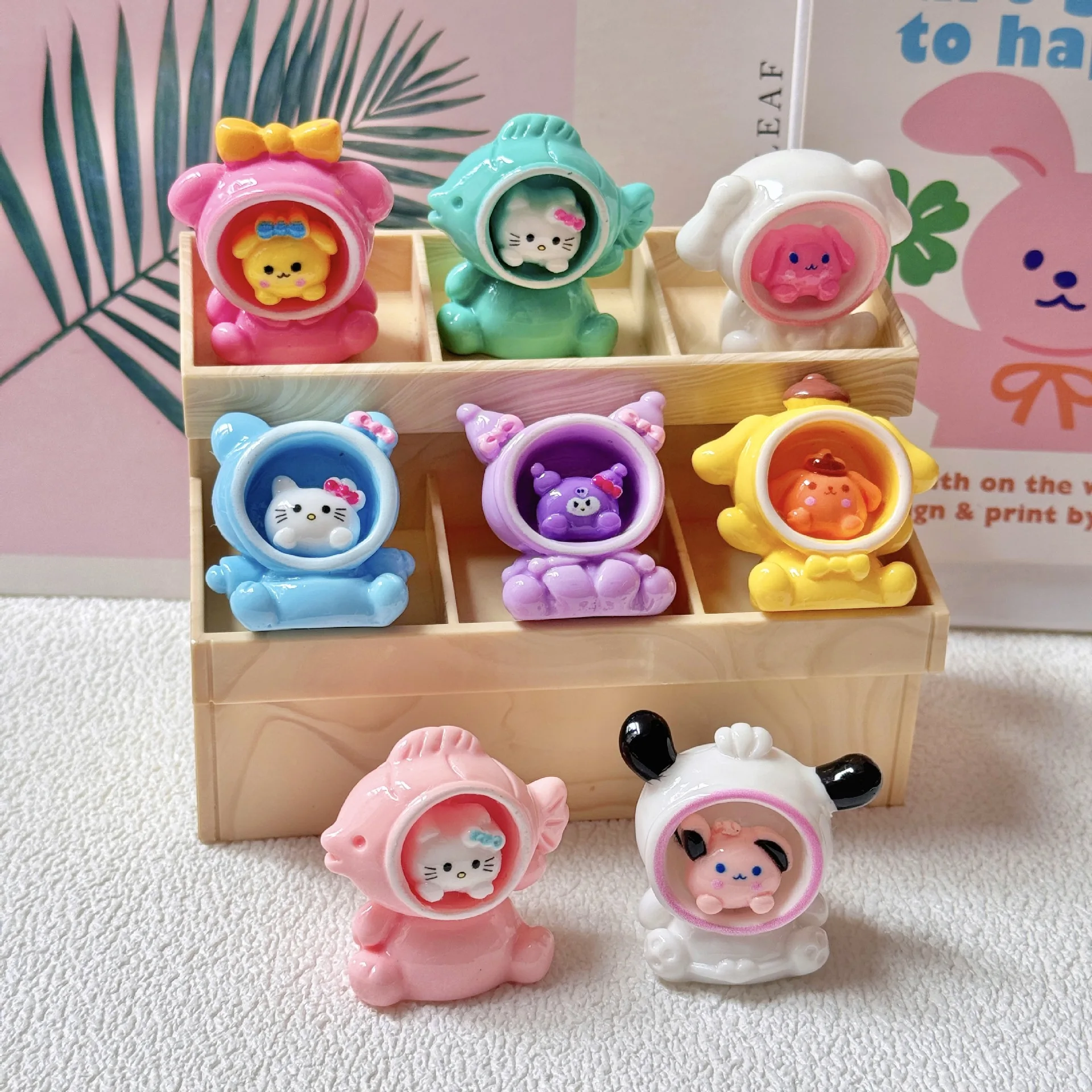 

4/8pcs Hello Kitty Kuromi Desktop Figurines Cute Cartoon Car Decorations Office Ornaments Gifts for Men and Women DIY Accessori