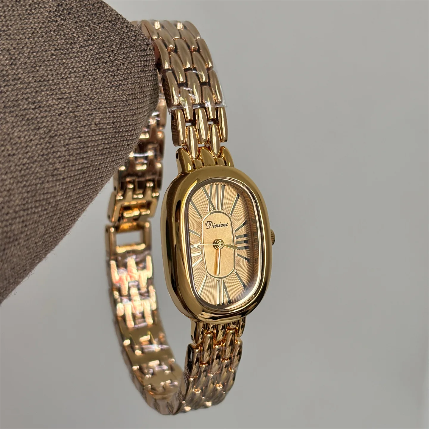 

Ретро французские классические темпераментные овальные часы со стальным ремешком и маленьким циферблатом, женские белые легкие роскошные наручные часы премиум-класса