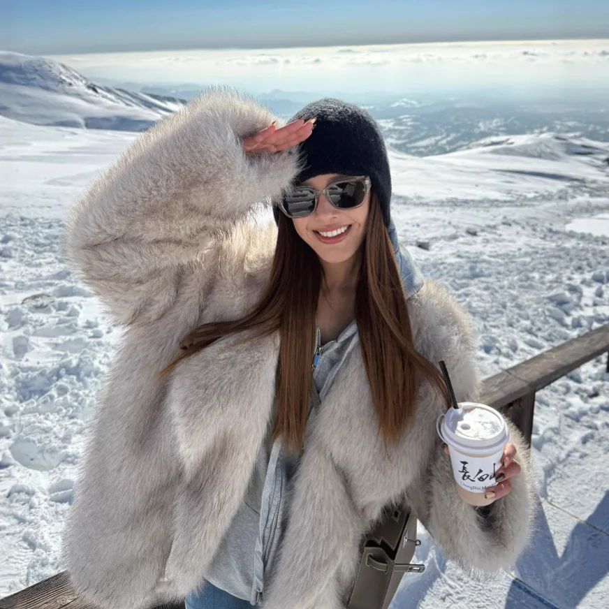 

Women Faux Fox Fur Coats Solid Mid Length Fur Jackets Pocket Big Turn Down Collar Long Sleeves Loose Casual 2025 Autumn Winter