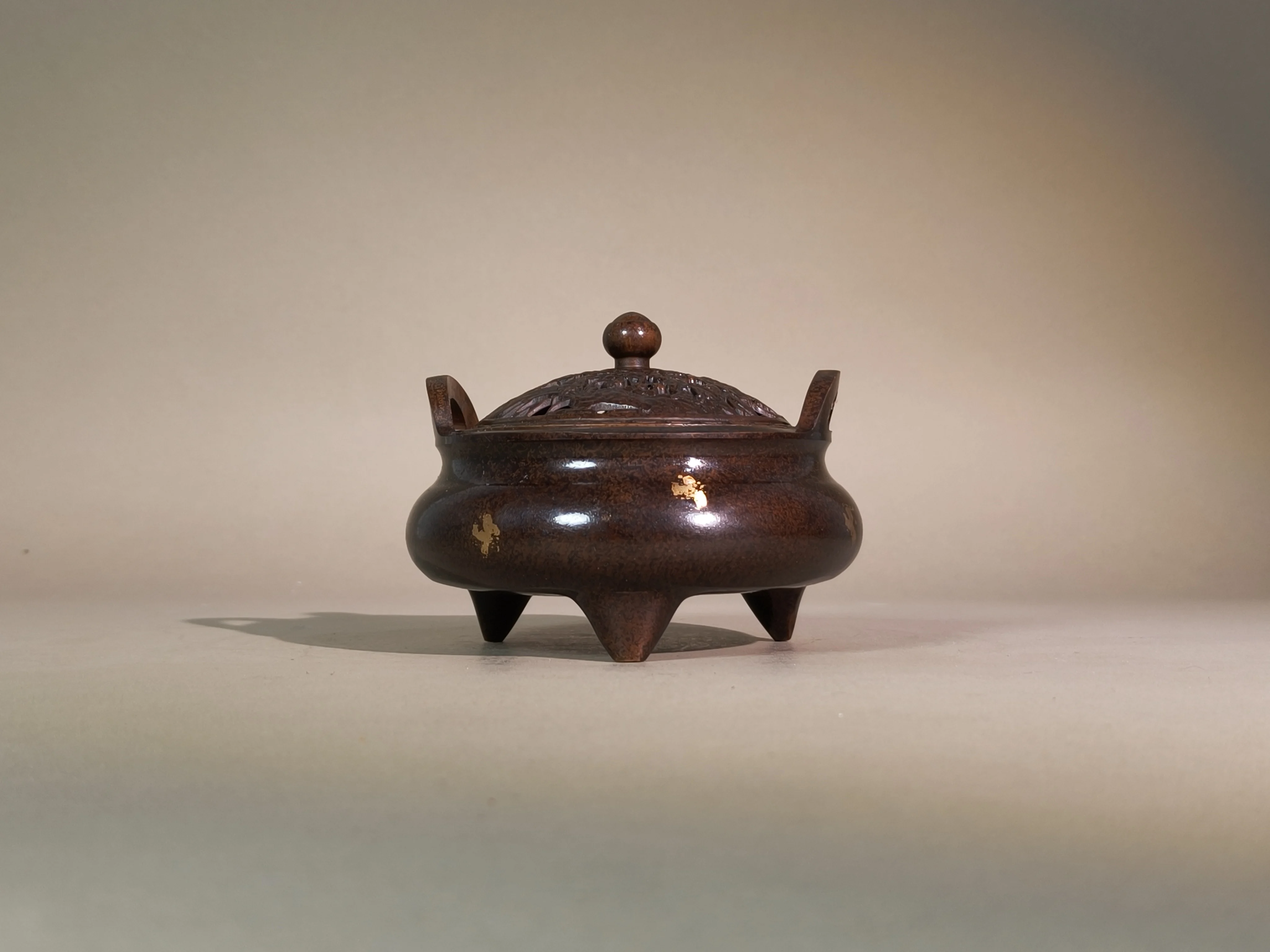 Smudge Incense Burner Crafted of Pure Copper with Spotted Copper and Gold Inlay Techniques, Zen-style Desktop Ornament for Home
