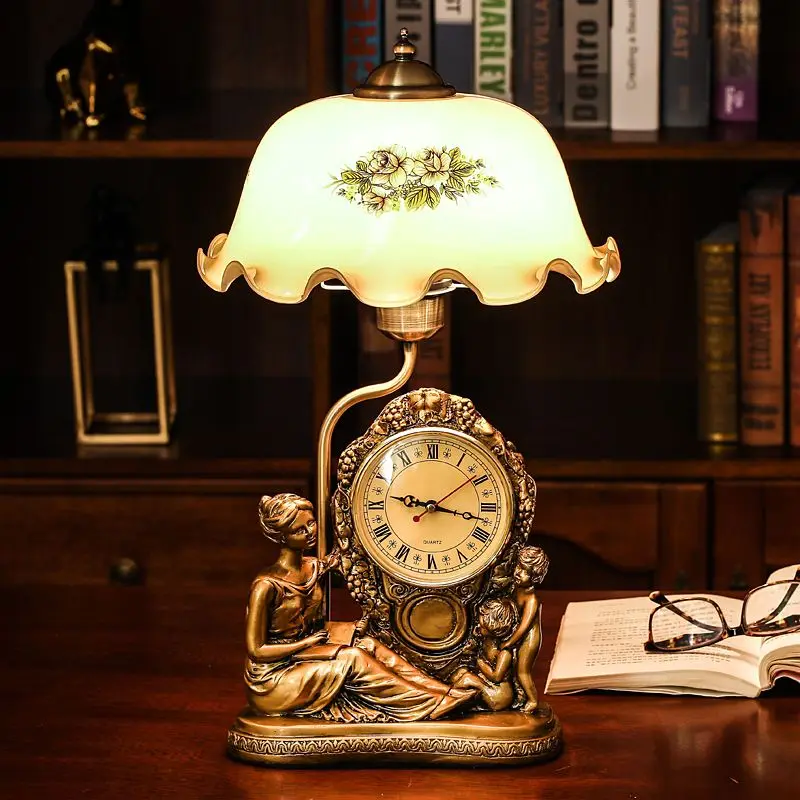 

American new high-end desk lamp bedroom bedside multi-function clock retro warm and creative home living room study