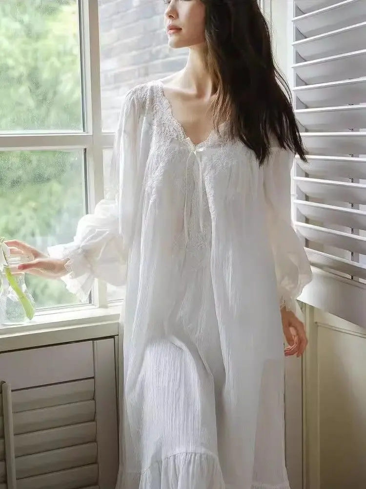 

Newlywed V-neck Nightgown Women's Dressing Gown Spring Autumn Long-sleeved Palace Lace Princess Style Pajamas Long Dress Nightie