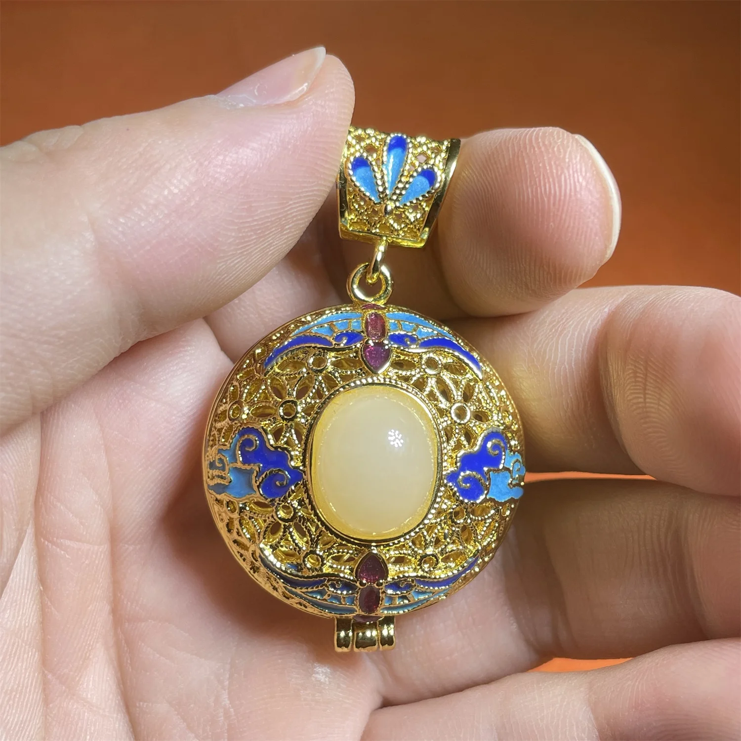 

1pcs/lot 14k gold-filled natural Hetian jade sachet pendant Retro palace style Exquisite tradition cloisonné enamel colored jade