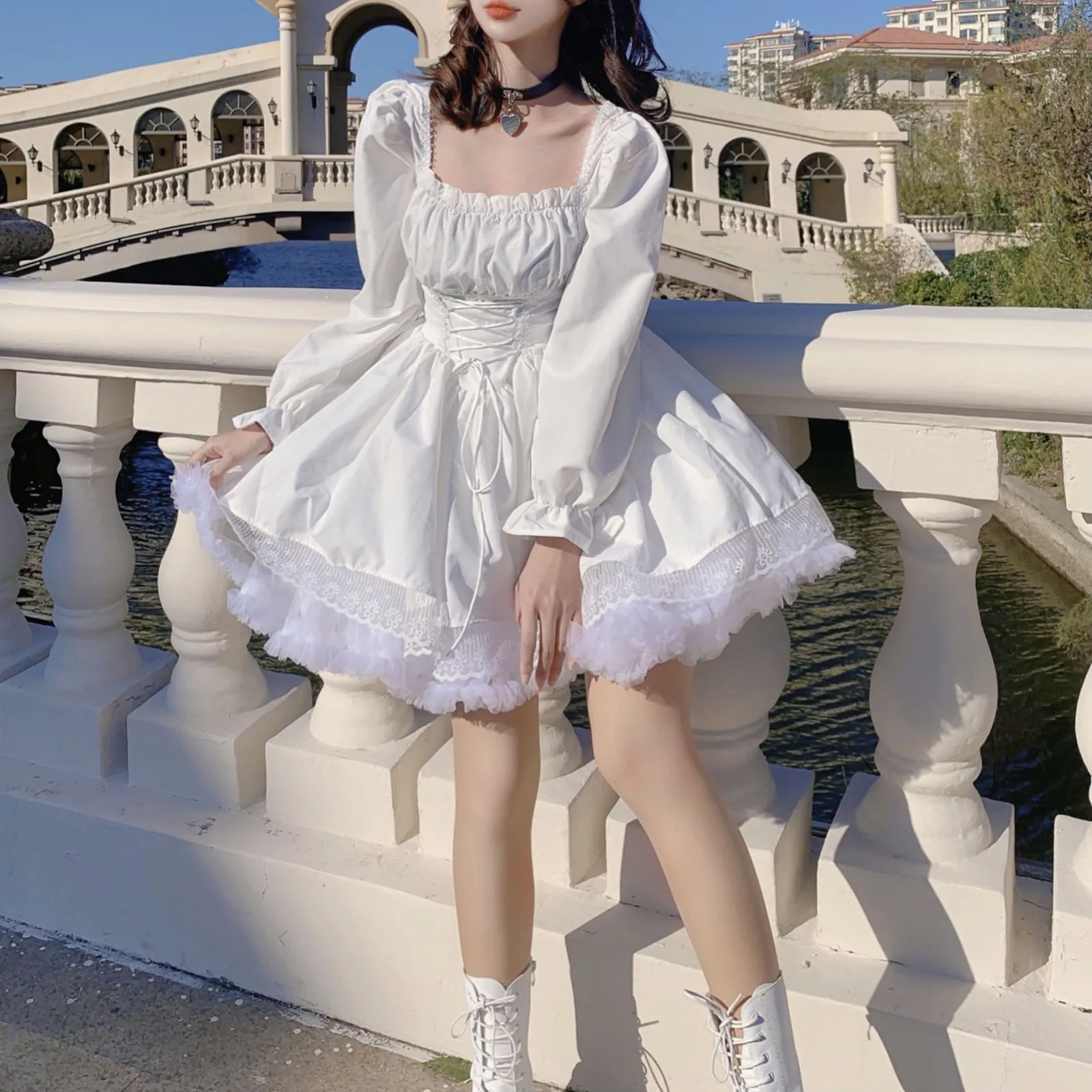 

2024 New Autumn Ladies Elegant Ball Gown Dress Long Bubble Sleeve Square Collar Dress Sexy Lace Waist Dress Cosplay Party Dress