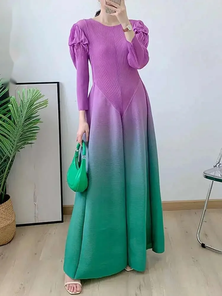 Plissiertes Maxi-Kleid mit Farbverlauf für Damen, Rundhalsausschnitt, lange Rüschenärmel, hohe Taille, A-Linien-Kleider, elegant, 2023 neu, 23CUZ