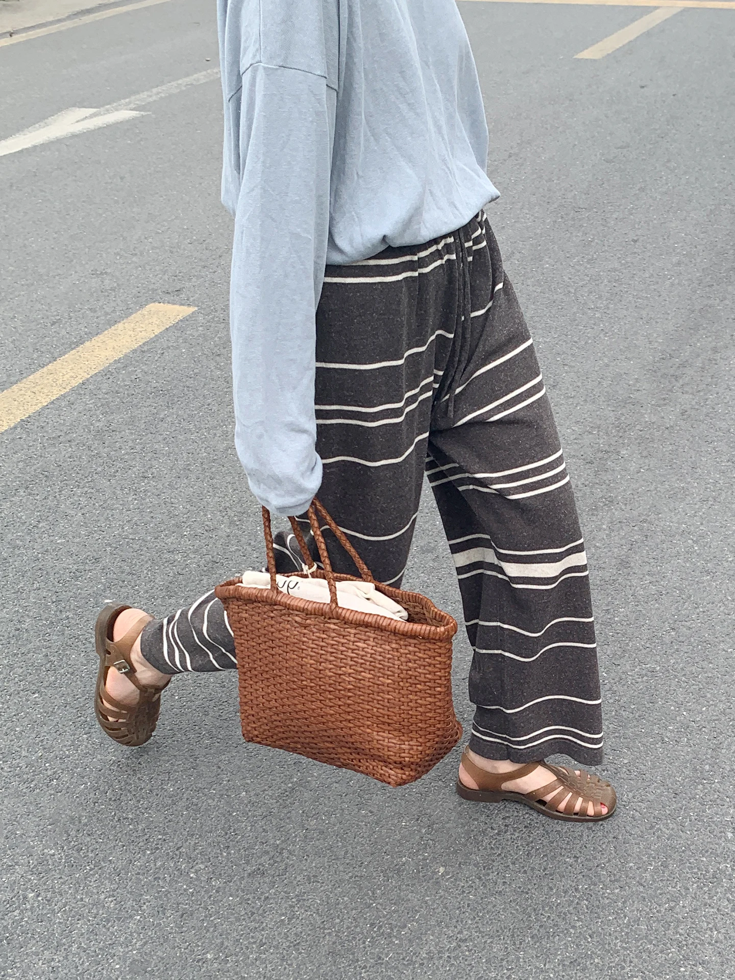 

Весенне-осенние льняные брюки с широкими штанинами для женщин, свободные, драпирующиеся, с эластичным поясом, в полоску, вязаные, повседневные, прямого кроя