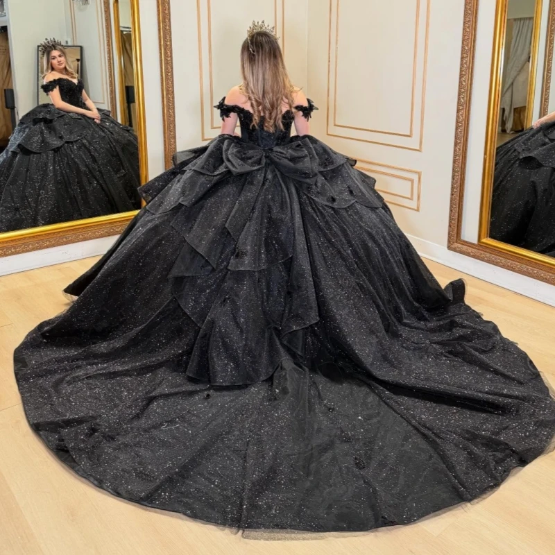 Abito da principessa nero lucido con spalle scoperte Abito dolce 16 Abiti Quinceanera Applique Perline Fiocco di cristallo Tull Festa di compleanno Vestid