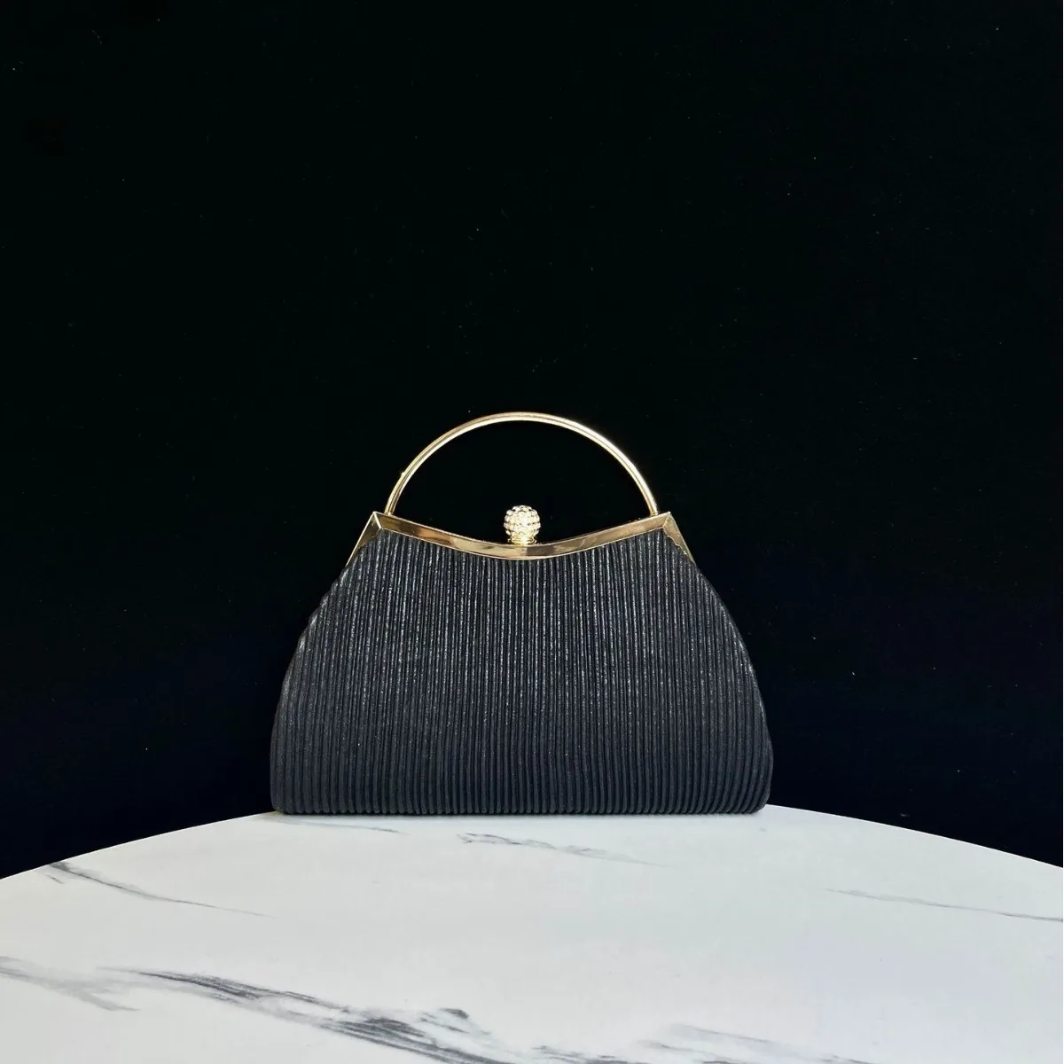 

Elegant Striped Clutch Handbags Women’s Stylish Crossbody Evening Bags Simple Party Purse All Season Fashion Tote Wallet