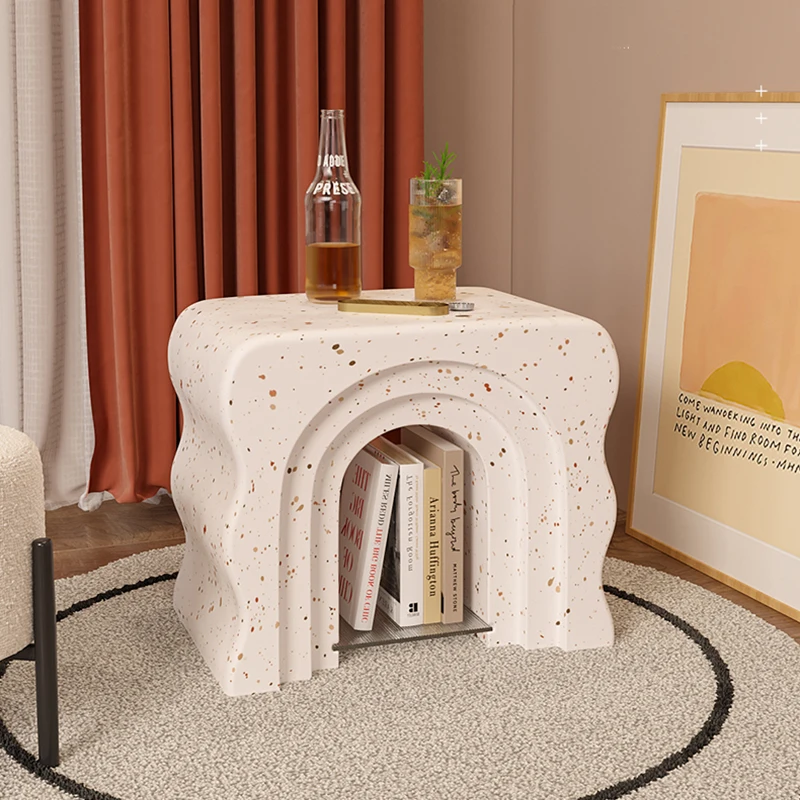 Creative Sofa Side Table Bedroom Mobile Bedside Table Living Room Coffee Tables Nordic Home Decor Statue Storage Desks Tea Table