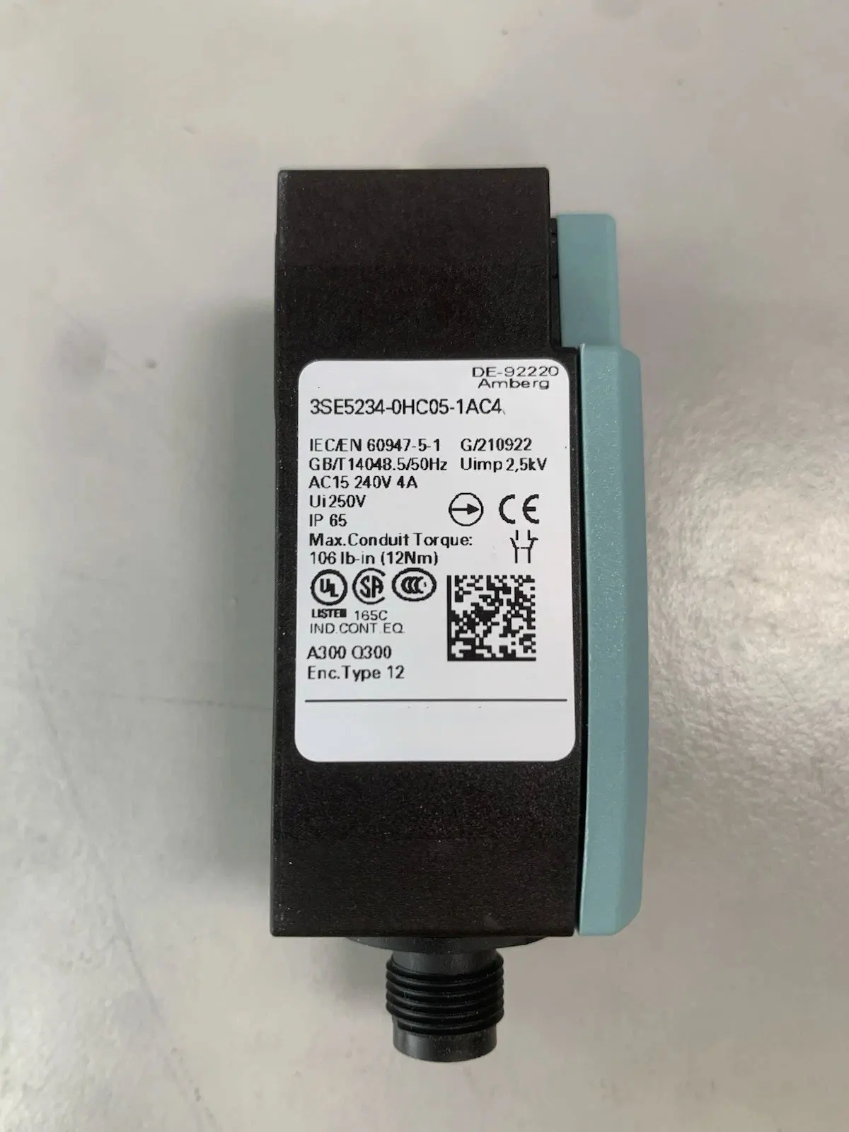 

Совершенно новый 3SE5234-0CD03-1AJ1 3SE5234-0HD03-1AC4 3SE5234-0LD03-1AE2 3SE5234-0LE11-1AE2 Гарантия один год