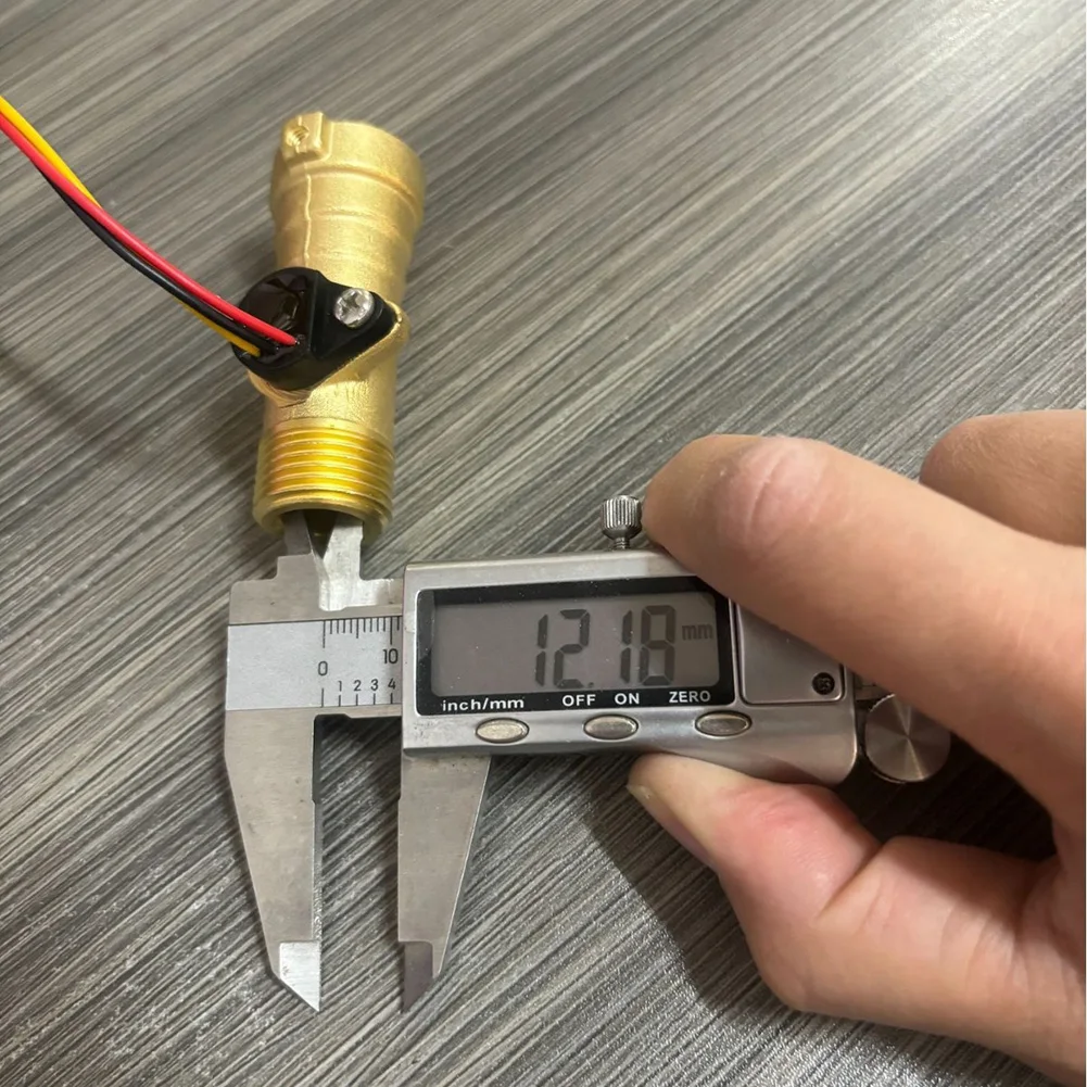 Plug-in Style Copper Flow Sensor for Gas Water Heater Systems Flow Rate 1 to 30 Liters per Minute DC 5V Output