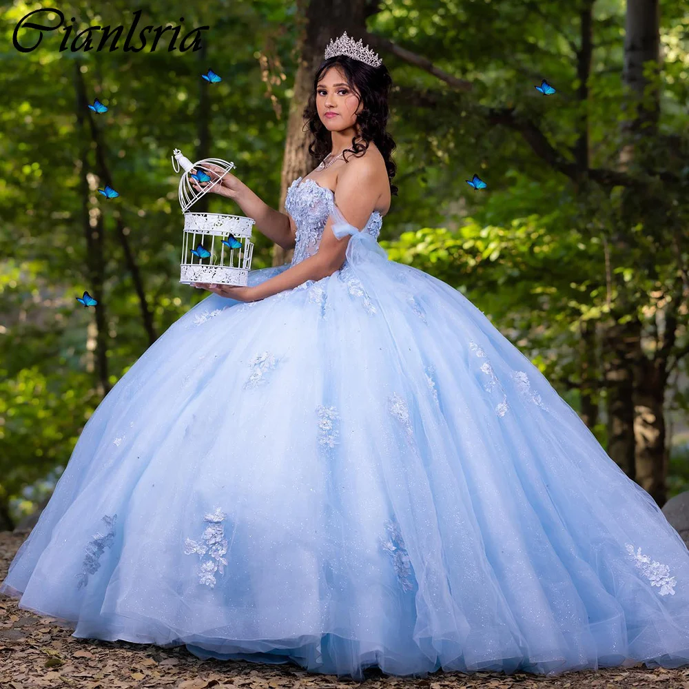 Cintas De ilusión azul claro, vestido De baile De quinceañera, hombros descubiertos, apliques florales, corsé De encaje, 15 Años